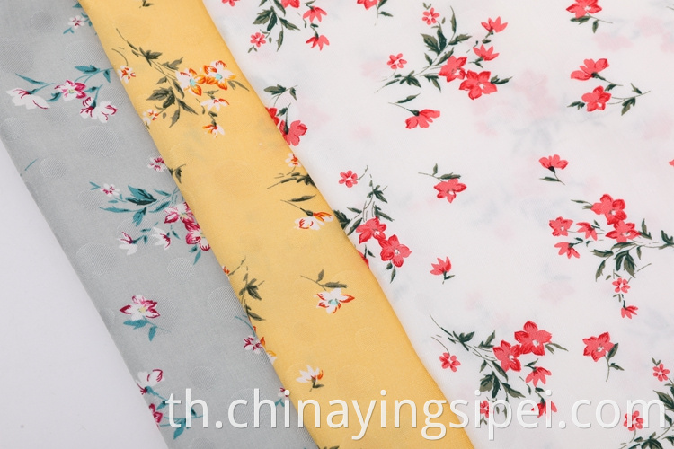 คุณภาพสูง 125gsm Jacquard Printing Clothing Eco Print Fabric สำหรับชุดเดรส